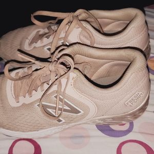 New Balance Pink 3.5 Big Kid